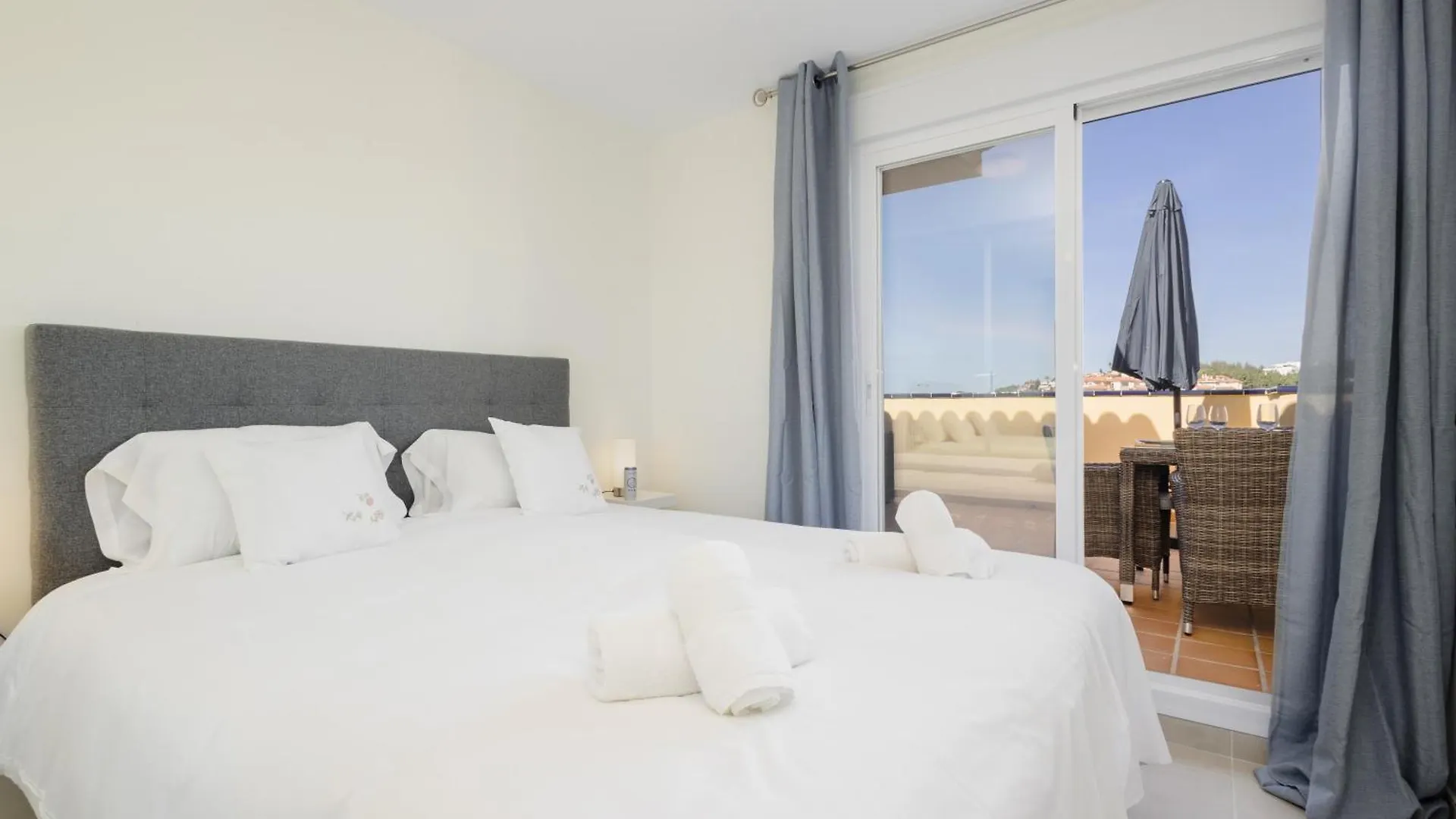 Apartment Cozy Apartment, With Sea Views, Large Private Terrace, Close To The Beach, El Faro, Mijas